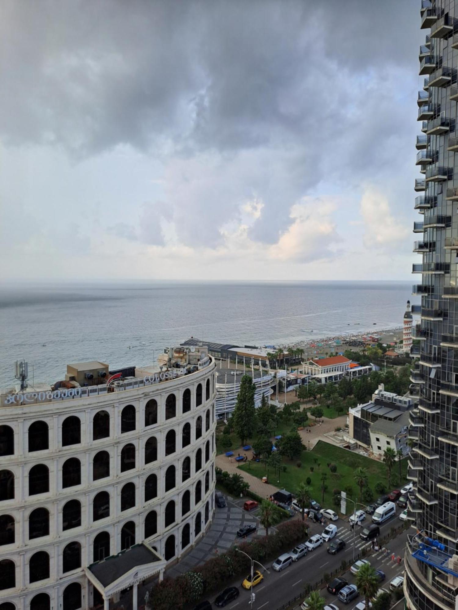 Apartamento Welcome Orbi Batumi Sea View Exterior foto