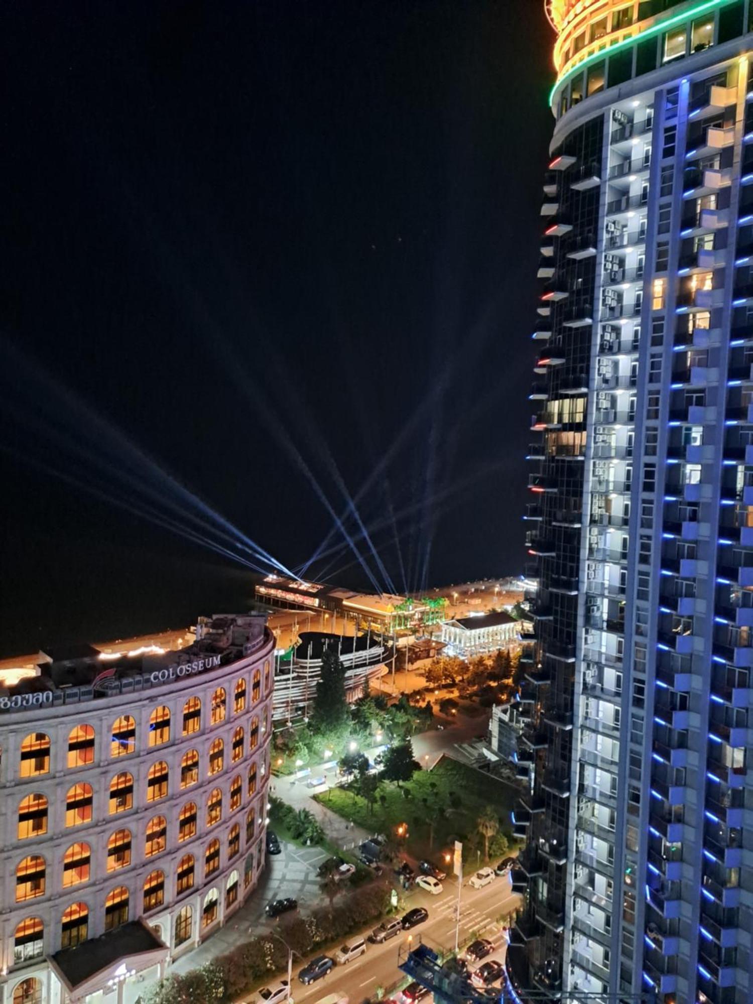 Apartamento Welcome Orbi Batumi Sea View Exterior foto